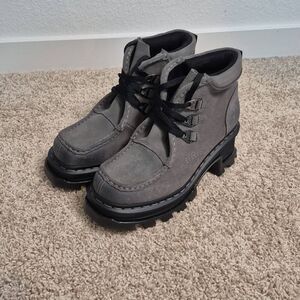 Dr. Martens Corran 3-Eye Suede Heeled Boots Size 6
